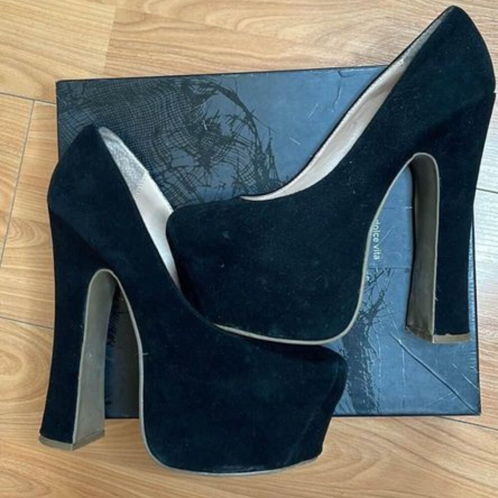 Dolce Vita Black Suede Platform Heels – Size 9 (2008)